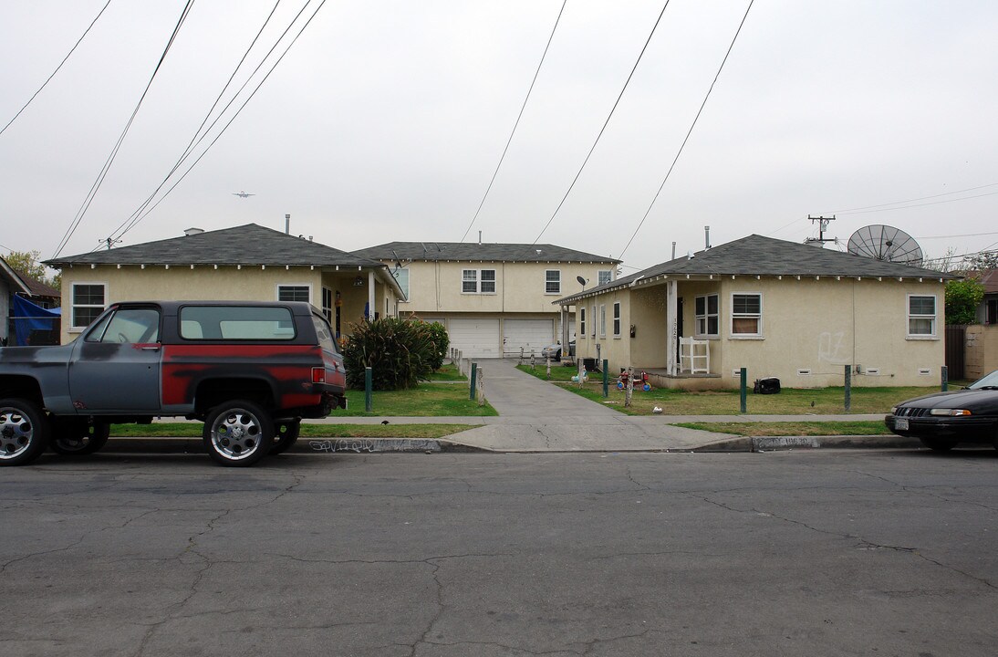 10614 S Osage Ave in Inglewood, CA - Building Photo