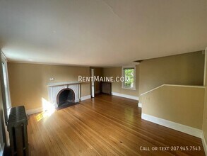24 Grove St in Bangor, ME - Building Photo - Building Photo