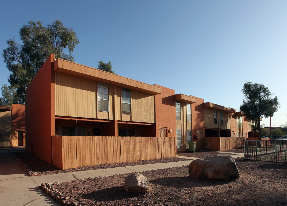 Miraflores in Tucson, AZ - Building Photo