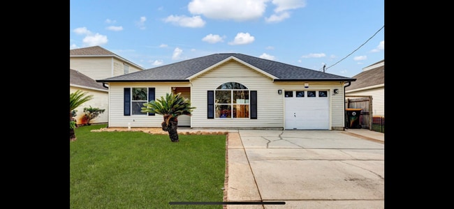 142 Beach Dr