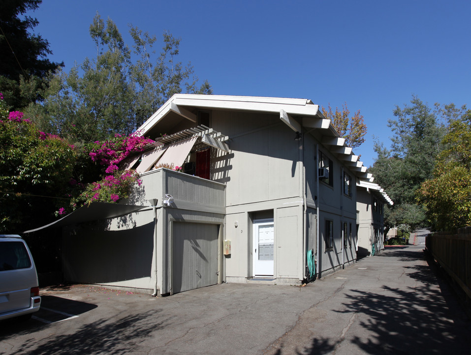 Madison Arms Apartments in Kentfield, CA - Building Photo