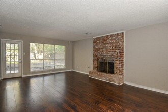 1831 Willow Point Dr in Houston, TX - Building Photo - Building Photo