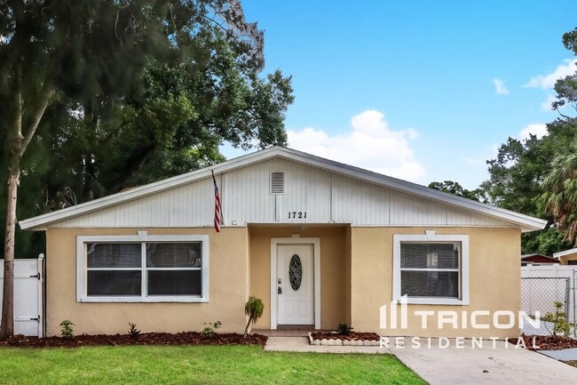 property at 1721 W Comanche Ave