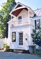 18 Henry St, Unit Townhouse-likeApartment in Bellows Falls, VT - Building Photo
