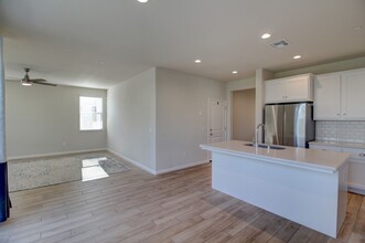 4304 Limelight Wy in Modesto, CA - Building Photo - Building Photo