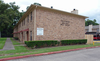 Prutzman Square Townhomes in Beaumont, TX - Foto de edificio - Building Photo