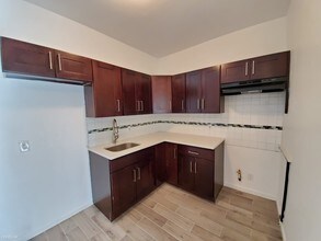 812 Clinton Ave in Newark, NJ - Building Photo - Building Photo