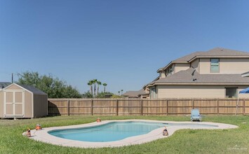 1926 Majella St in Edinburg, TX - Building Photo - Building Photo
