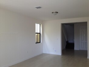 10350 NW 70th Terrace in Doral, FL - Building Photo - Building Photo