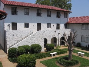 Hampton River Villas in Hampton, VA - Foto de edificio - Building Photo