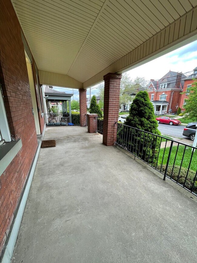 403 S Atlantic Ave in Pittsburgh, PA - Building Photo - Building Photo