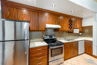 71 Spadina Rd in Toronto, ON - Building Photo - Interior Photo