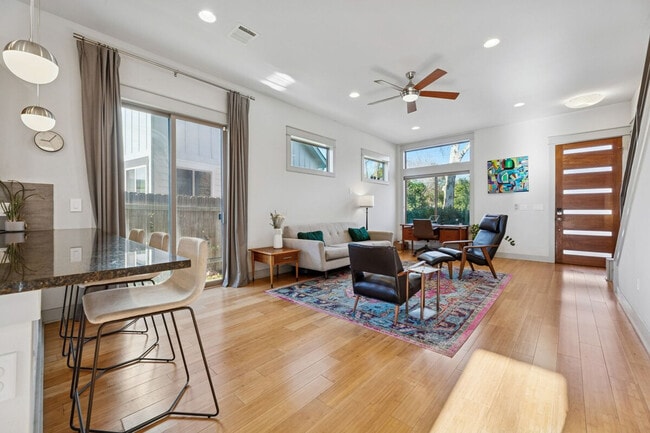 6006 Aurora Dr, Unit SI ID1492695P in Austin, TX - Building Photo - Building Photo