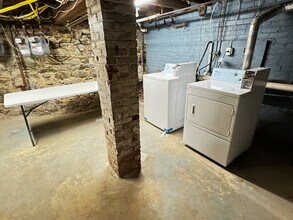 33 Adamson St, Unit 2 in Boston, MA - Building Photo - Building Photo