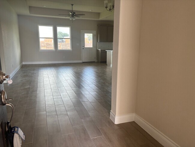 101 Growers Ave in Poteet, TX - Building Photo - Building Photo