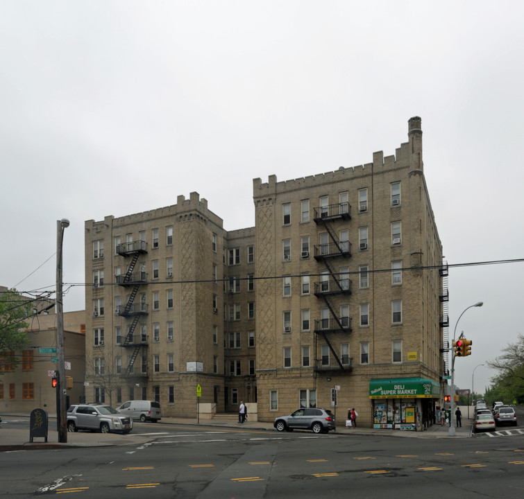 754 Mace Ave in Bronx, NY - Building Photo