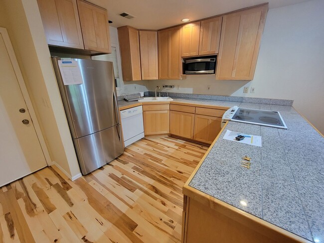 715 Arapahoe Ave in Boulder, CO - Building Photo - Building Photo