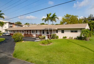 Golden Isle Condos in Hallandale Beach, FL - Building Photo
