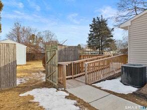 3 Sunnieside Dr in East Lyme, CT - Building Photo - Building Photo