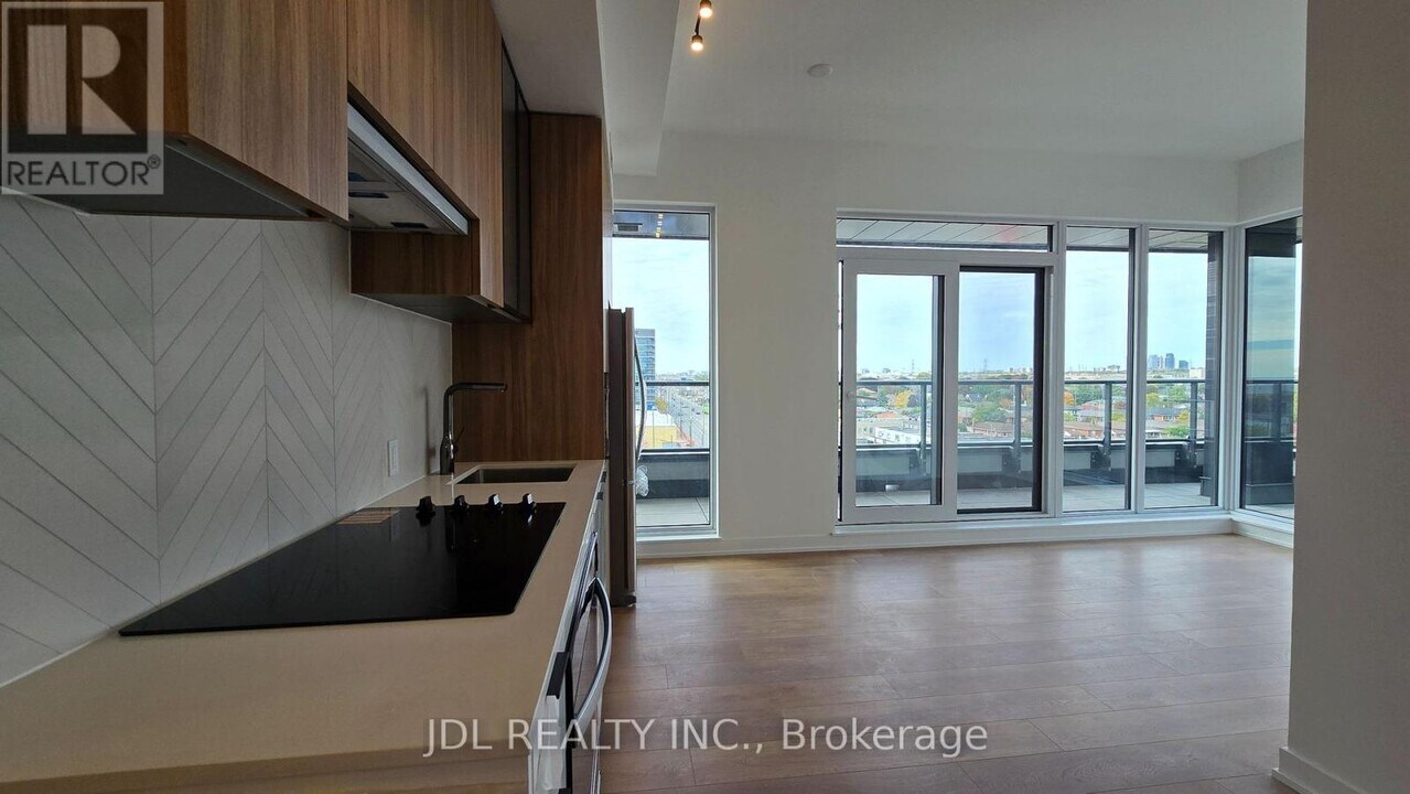 1037 The Queensway in Toronto, ON - Building Photo