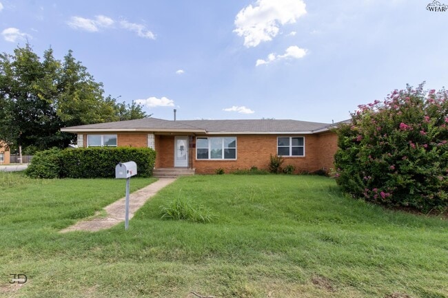 property at 511 E Cash St