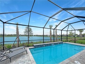 2057 Yellowfin Cir in Naples, FL - Building Photo