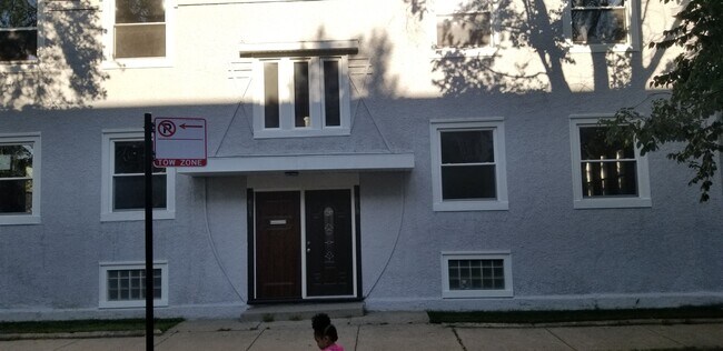 619 N Menard Ave in Chicago, IL - Building Photo - Building Photo
