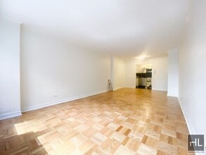 EAST 63 STREET in New York, NY - Building Photo - Building Photo