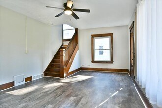 781 Oak Knoll Ave SE in Warren, OH - Building Photo - Building Photo