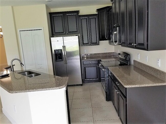 5648 Water Pier Ln-Unit -0813 in Winter Garden, FL - Building Photo - Building Photo