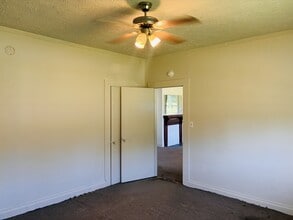 1226 Sizemore St in Gadsden, AL - Building Photo - Building Photo