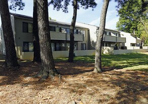 Lakes At Ridgeway in Memphis, TN - Building Photo