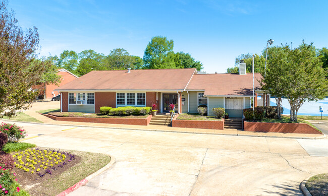 Northtown Apartments in Jackson, MS - Building Photo - Building Photo