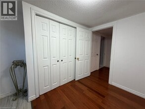 84 Juniper Dr in Hamilton, ON - Building Photo - Building Photo