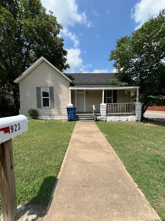 1923 S Q St in Fort Smith, AR - Building Photo