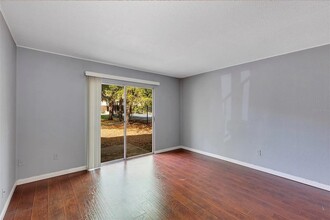 507 NW 39th Rd in Gainesville, FL - Building Photo - Building Photo