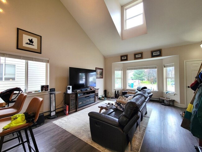 306 Golden Valley Dr