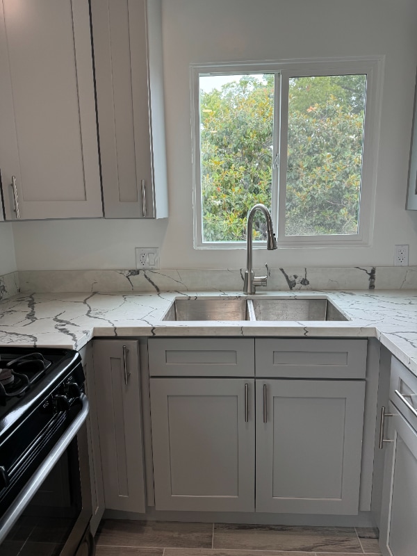 1553 Ridgeley Dr, Unit 1553 in Los Angeles, CA - Building Photo - Building Photo