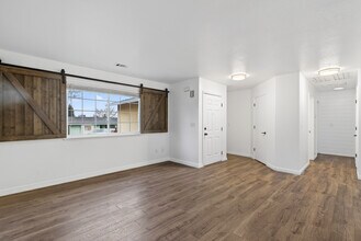 1288 Grouse Ct in Redding, CA - Building Photo - Building Photo