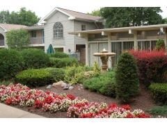 Courts of the Fountains in Des Plaines, IL - Building Photo