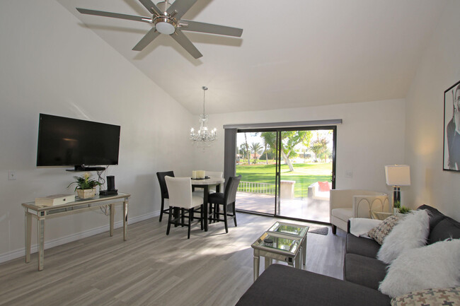 40128 Baltusrol Cir in Palm Desert, CA - Building Photo - Building Photo