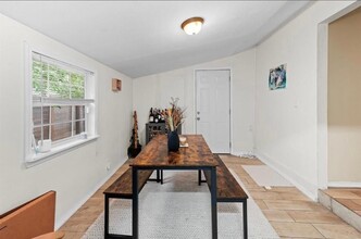 1606 Walnut Ave in Austin, TX - Foto de edificio - Building Photo