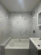 79 Jackson St, Unit 36 in Newark, NJ - Building Photo - Building Photo