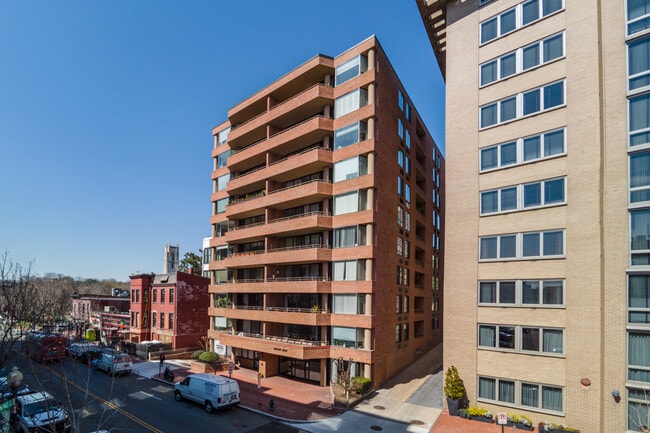 Dupont West in Washington, DC - Foto de edificio - Building Photo
