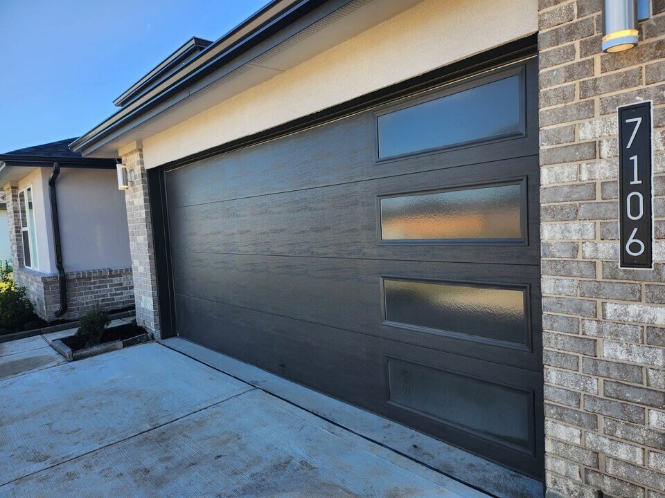 7106 Marina Hts Wy in Richmond, TX - Building Photo