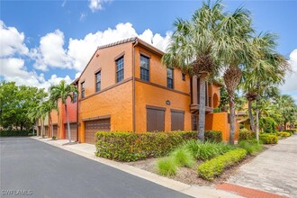 8979 Malibu St in Naples, FL - Foto de edificio - Building Photo