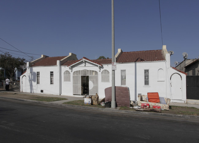 4225-4229 1/2 Lockwood Ave in Los Angeles, CA - Foto de edificio - Building Photo