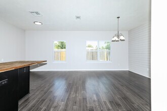 21122 Molasses Meadow Ln in Tomball, TX - Building Photo - Building Photo