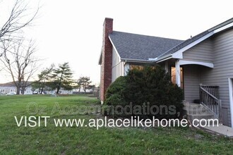 532 SE Hampton St in Lee's Summit, MO - Building Photo - Building Photo