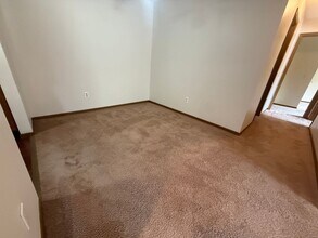 8655 Scenicview Dr in Broadview Heights, OH - Building Photo - Building Photo
